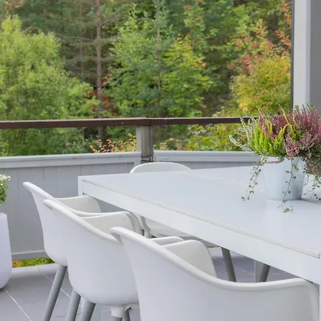 Rajaportti 1st&2nd Floor Loft With Lakeview And Free Front Door Parking With Electric Car Plug Tampere