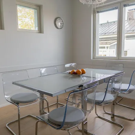 Rajaportti 1st&2nd Floor Loft With Lakeview And Free Front Door Parking With Electric Car Plug *
