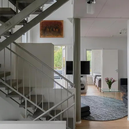 Rajaportti 1st&2nd Floor Loft With Lakeview And Free Front Door Parking With Electric Car Plug * Tampere