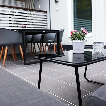 Rajaportti Loft House-sleeps 14-lake Views-sauna Capital-front Yard Parking-electric Vehicle Apartamento