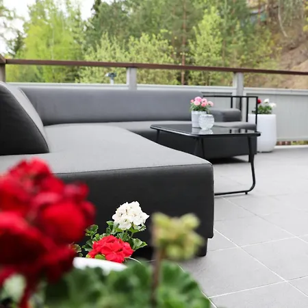 Rajaportti Loft House-sleeps 14-lake Views-sauna Capital-front Yard Parking-electric Vehicle *