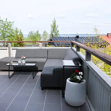 Apartamento Rajaportti Loft House-sleeps 14-lake Views-sauna Capital-front Yard Parking-electric Vehicle